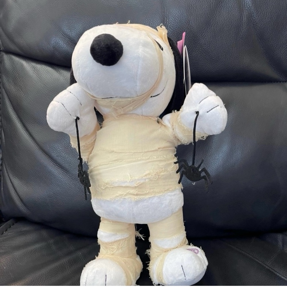 PEANUTS SNOOPY SPIDER SIDE STEPPER Mummy Dancer